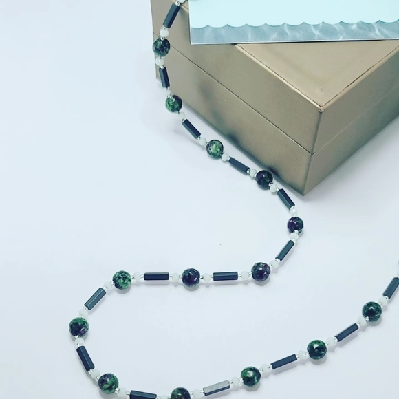 Ruby zoisite necklace - Picture 3 of 4